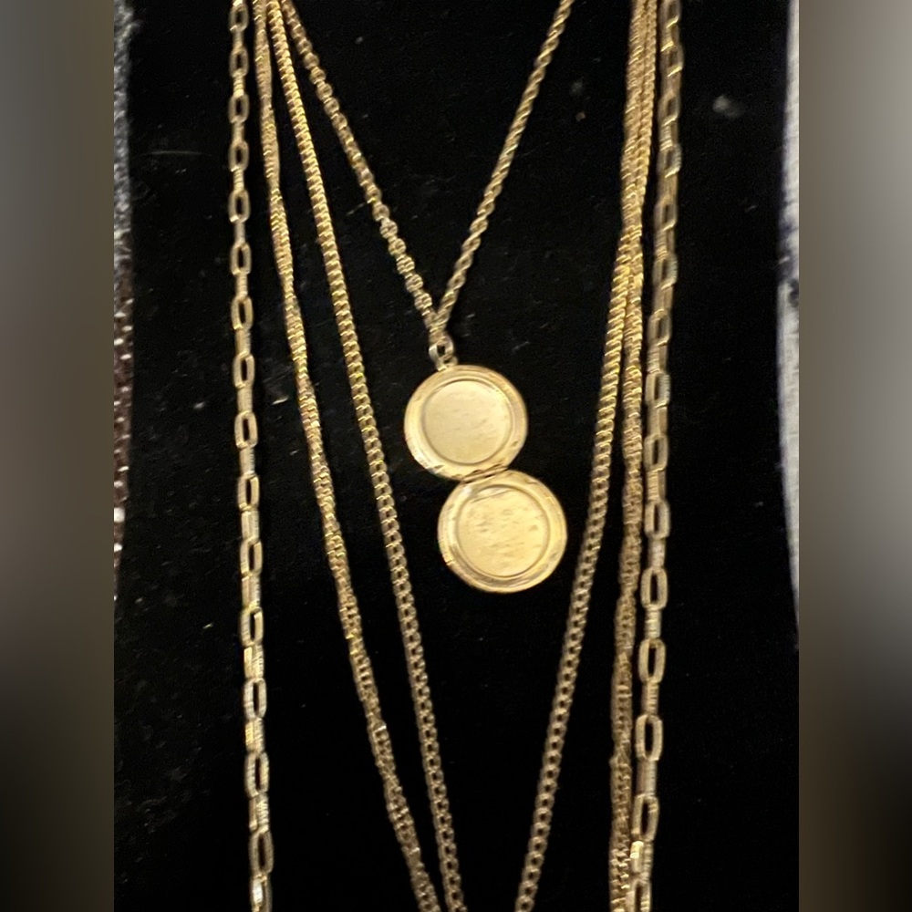 Vintage gold colored multi chain locket necklace 18”